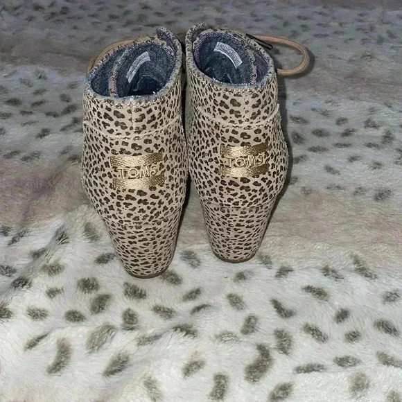 Tom’s Leopard Print Wedges - Picture 4 of 6